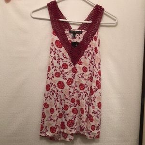 Cute pink and white floral tank